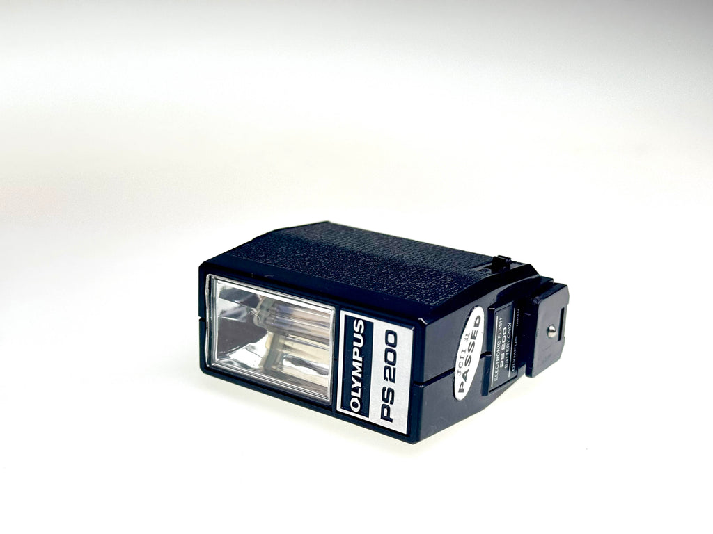 Vintage Olympus Trip 35 Film Photographers kit with Flash, Case and Kodak Film (Exc)