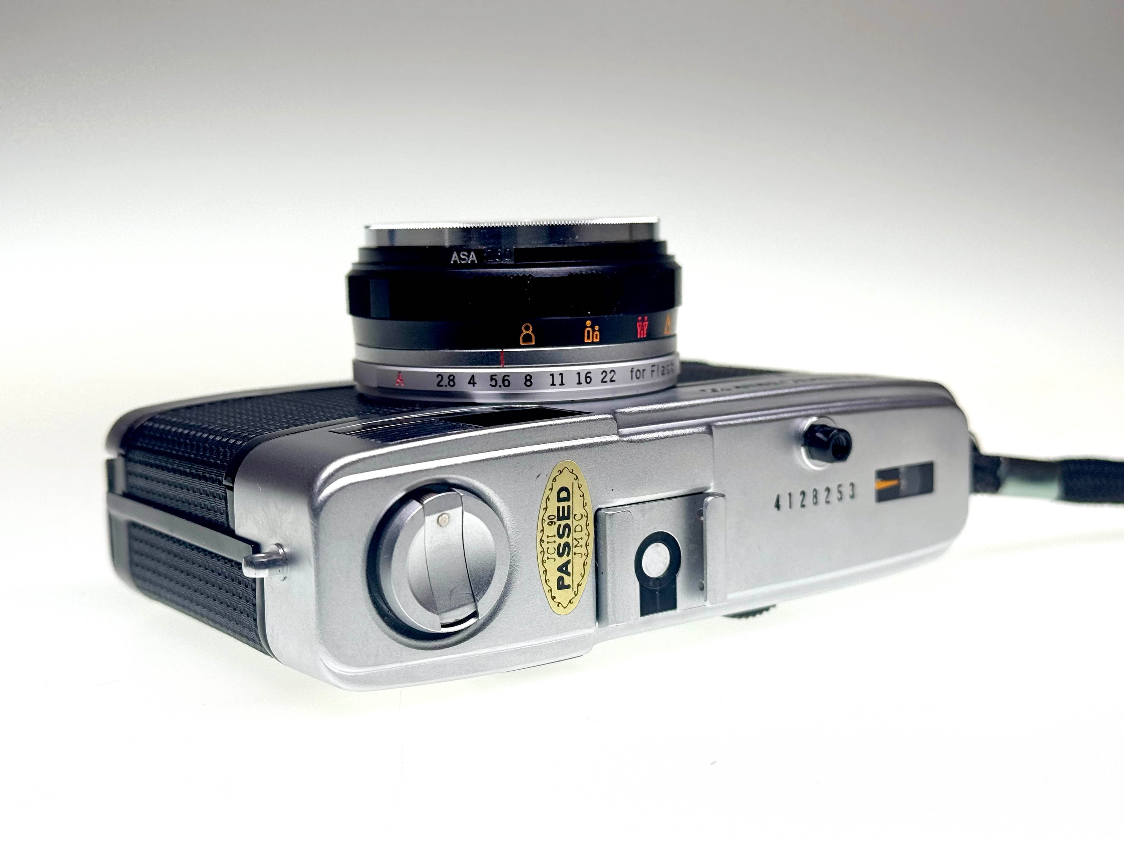 Vintage Olympus Trip 35 Film Photographers kit with Flash, Case and Kodak Film (Exc)