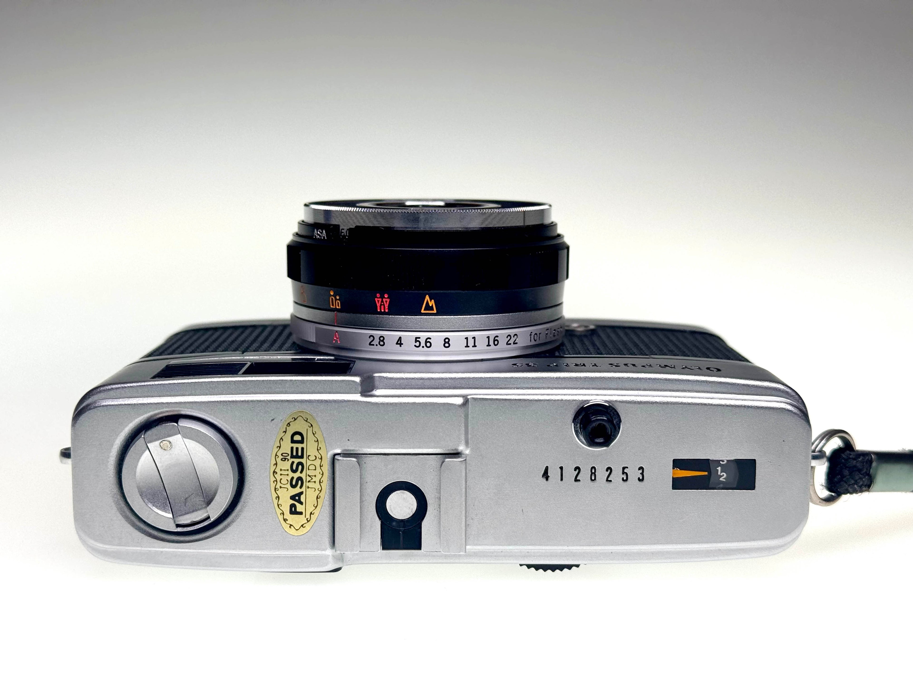 Vintage Olympus Trip 35 Film Photographers kit with Flash, Case and Kodak Film (Exc)