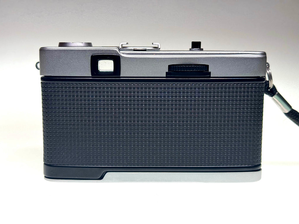 Vintage Olympus Trip 35 Film Photographers kit with Flash, Case and Kodak Film (Exc)