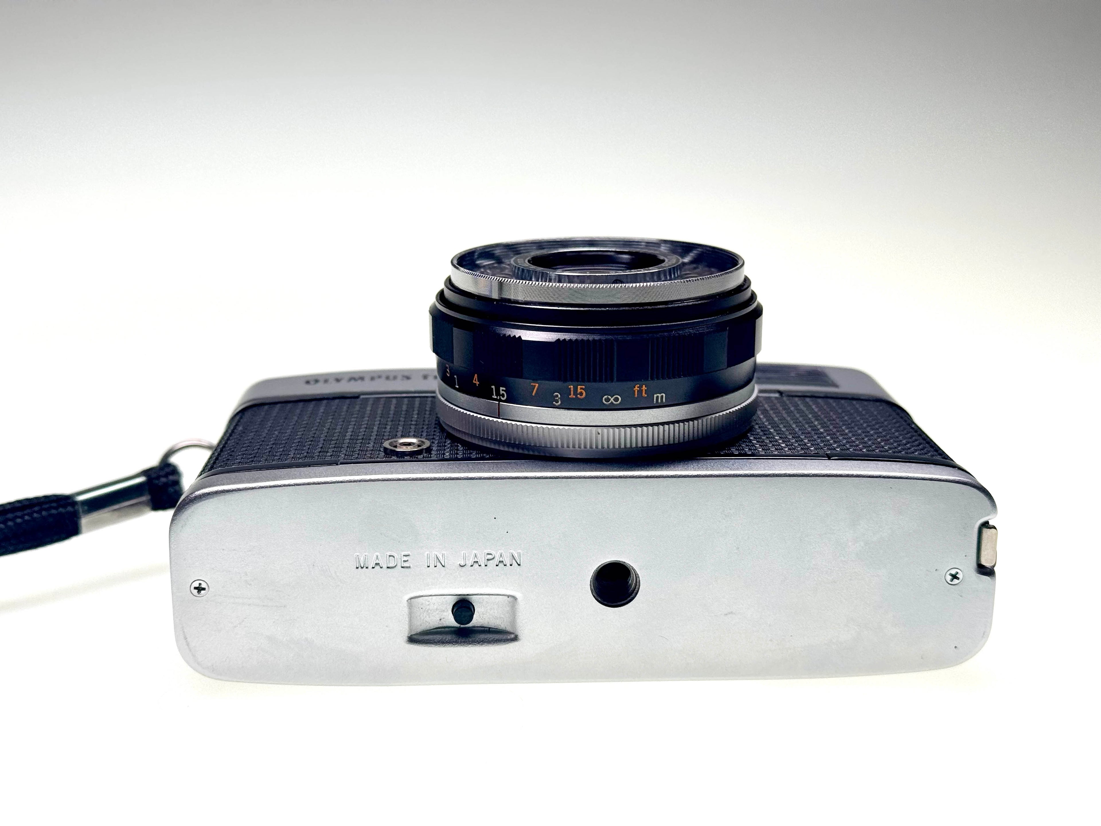 Vintage Olympus Trip 35 Film Photographers kit with Flash, Case and Kodak Film (Exc)