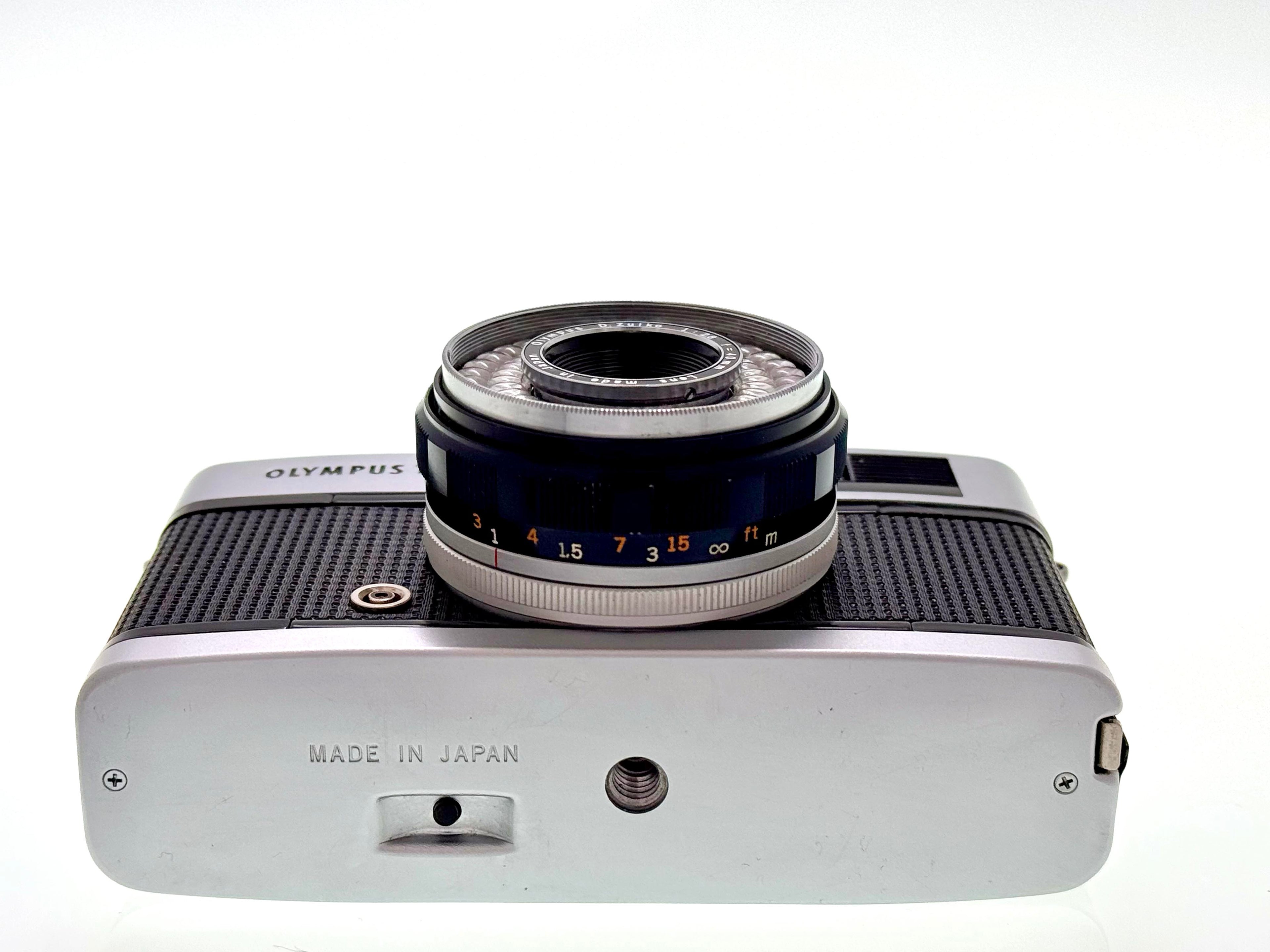 Vintage Chrome Button Olympus Trip 35. (Exc)