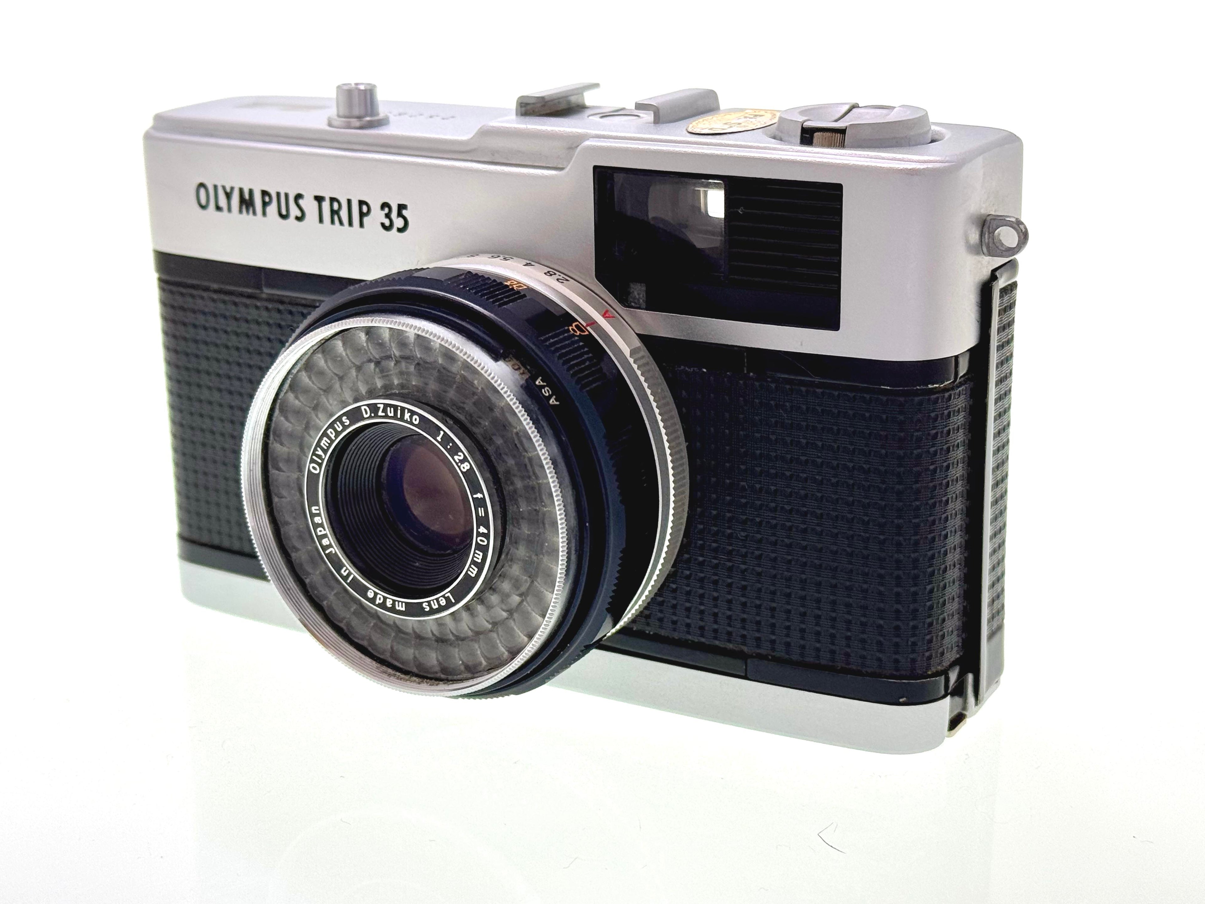 Vintage Chrome Button Olympus Trip 35. (Exc)