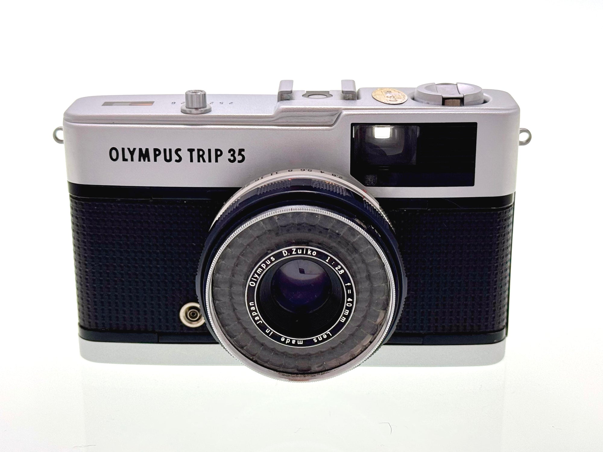 Vintage Chrome Button Olympus Trip 35. (Exc)