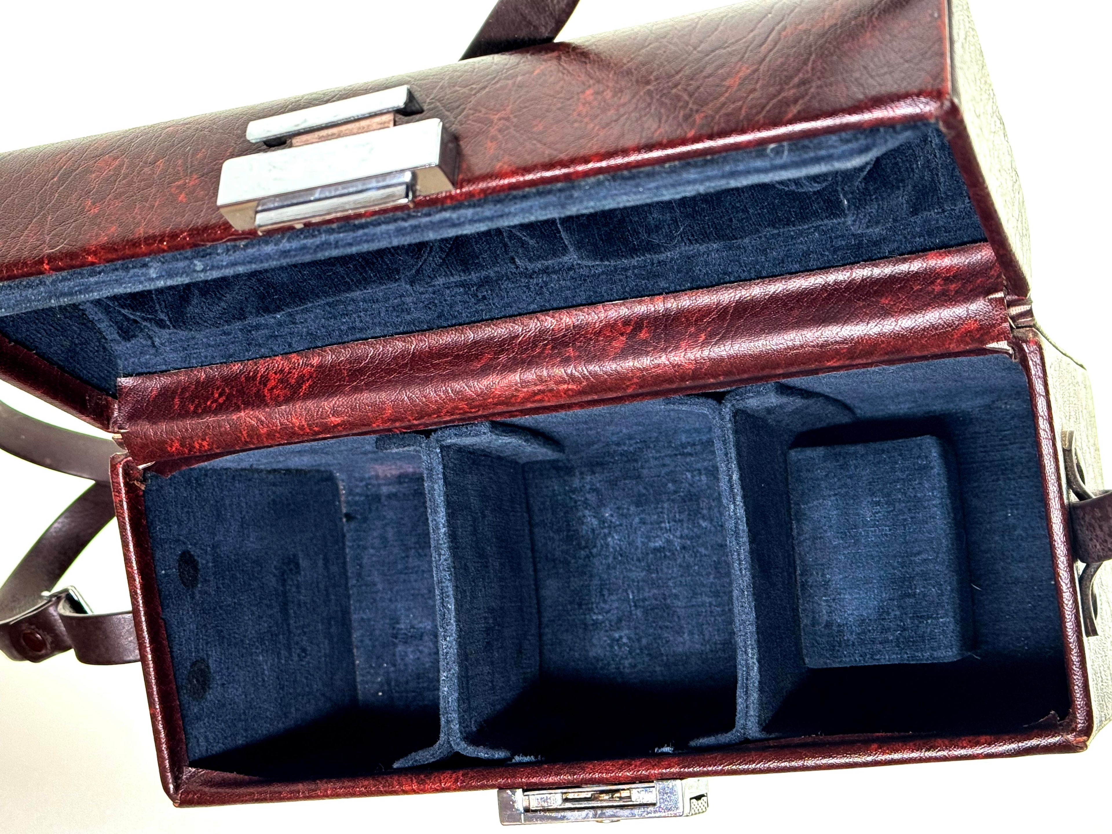 Vintage Olympus Retro Camera Bag (Vg)