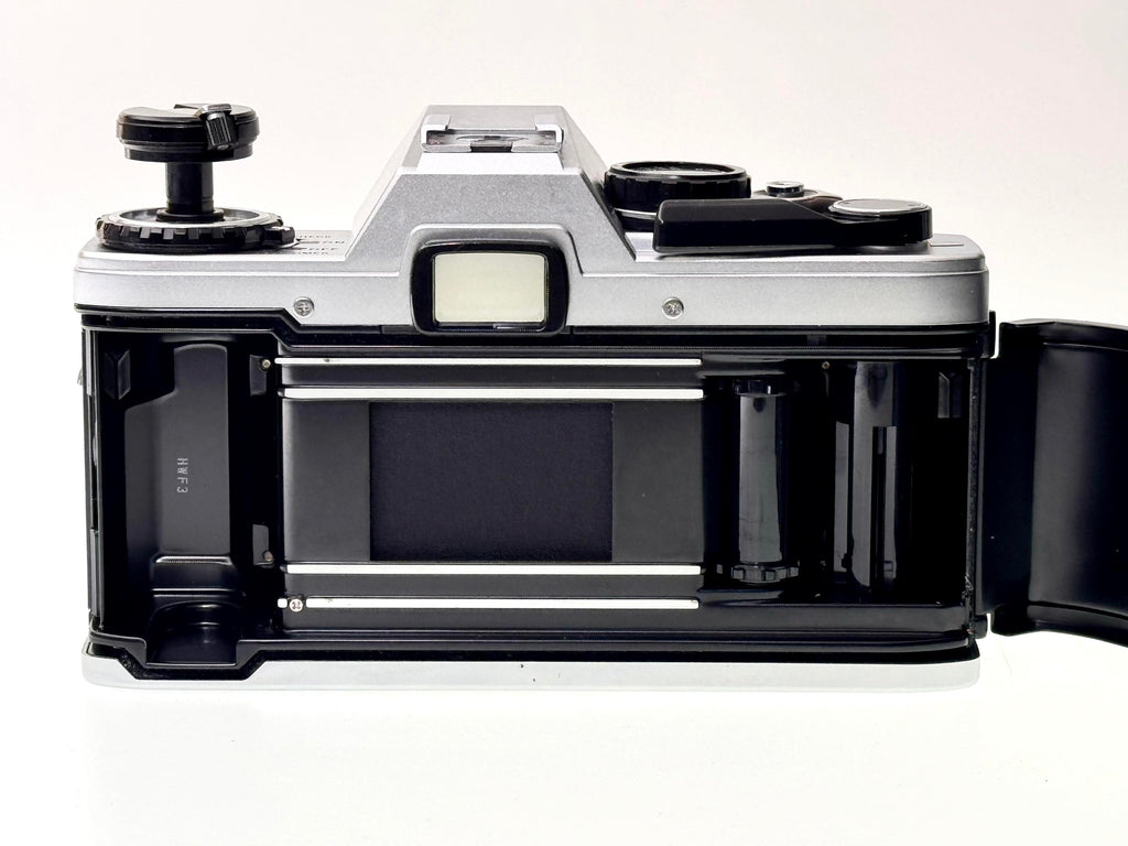 Vintage Olympus OM10 with 50mm Zuiko F1.8 Lens - CLEARANCE (Avg)