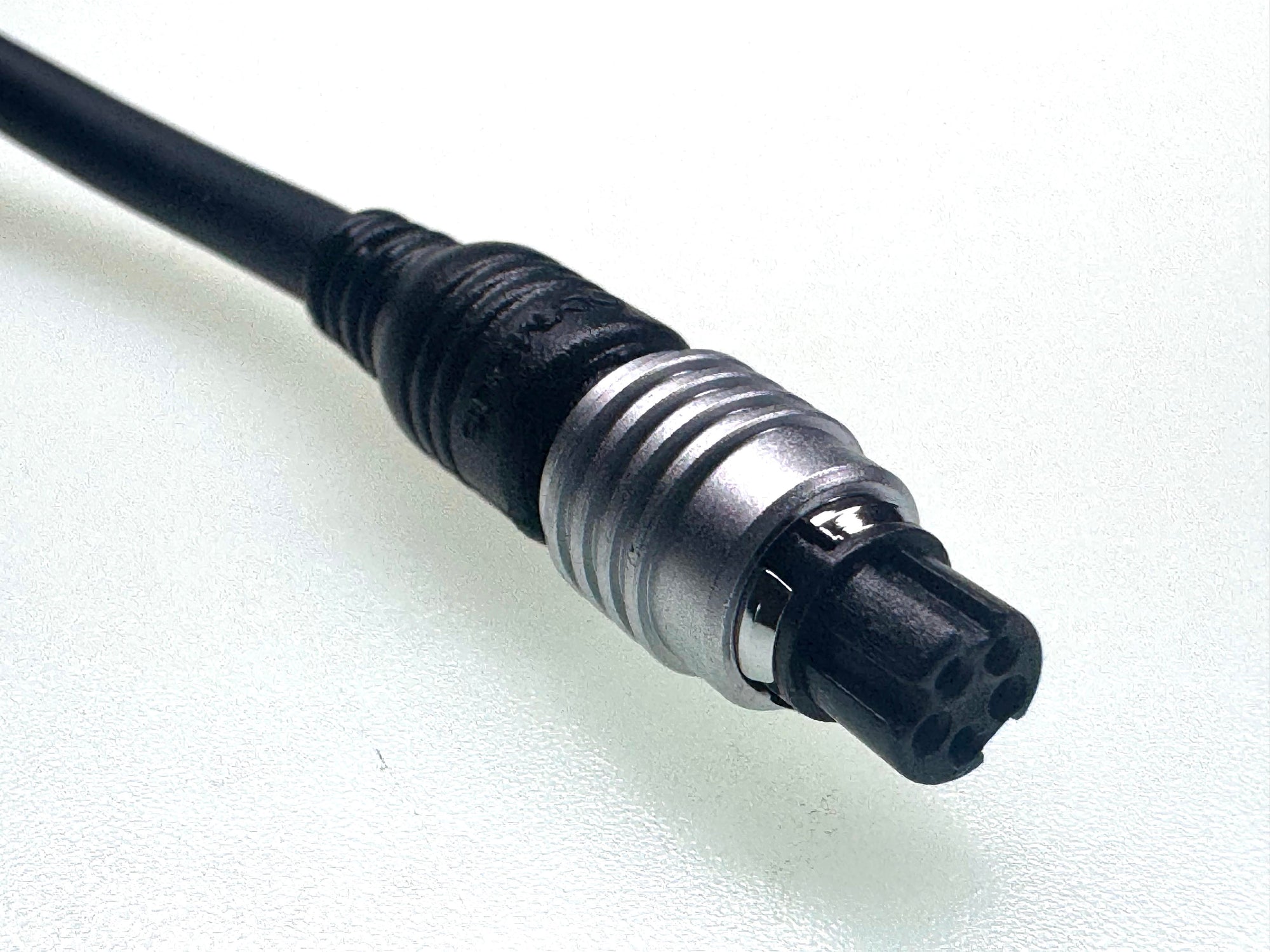 Olympus TTL Auto Cord T 5 metre in Excellent as New Condition