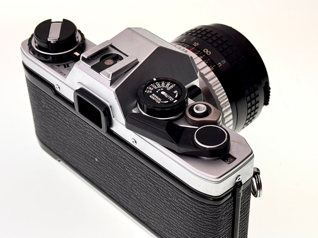 Vintage Olympus OM10 with Hoya HMC 28mm F2.8 Lens (Vg)