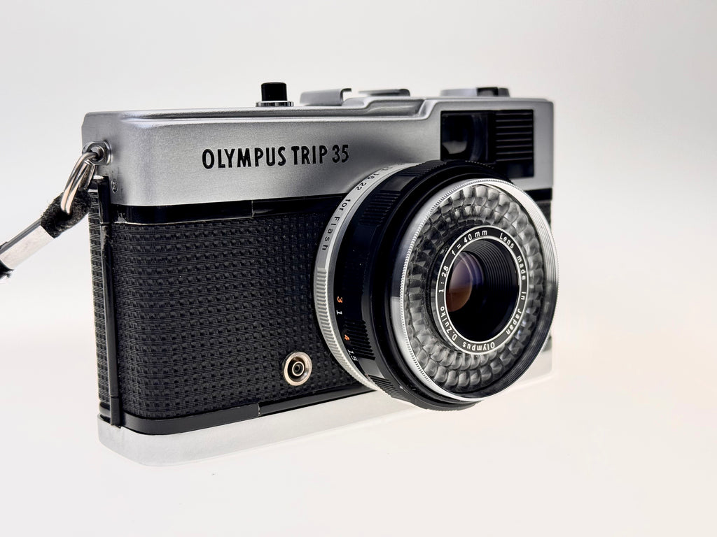 Vintage Olympus Trip 35 - The Ultimate Retro Travel Companion (VG)