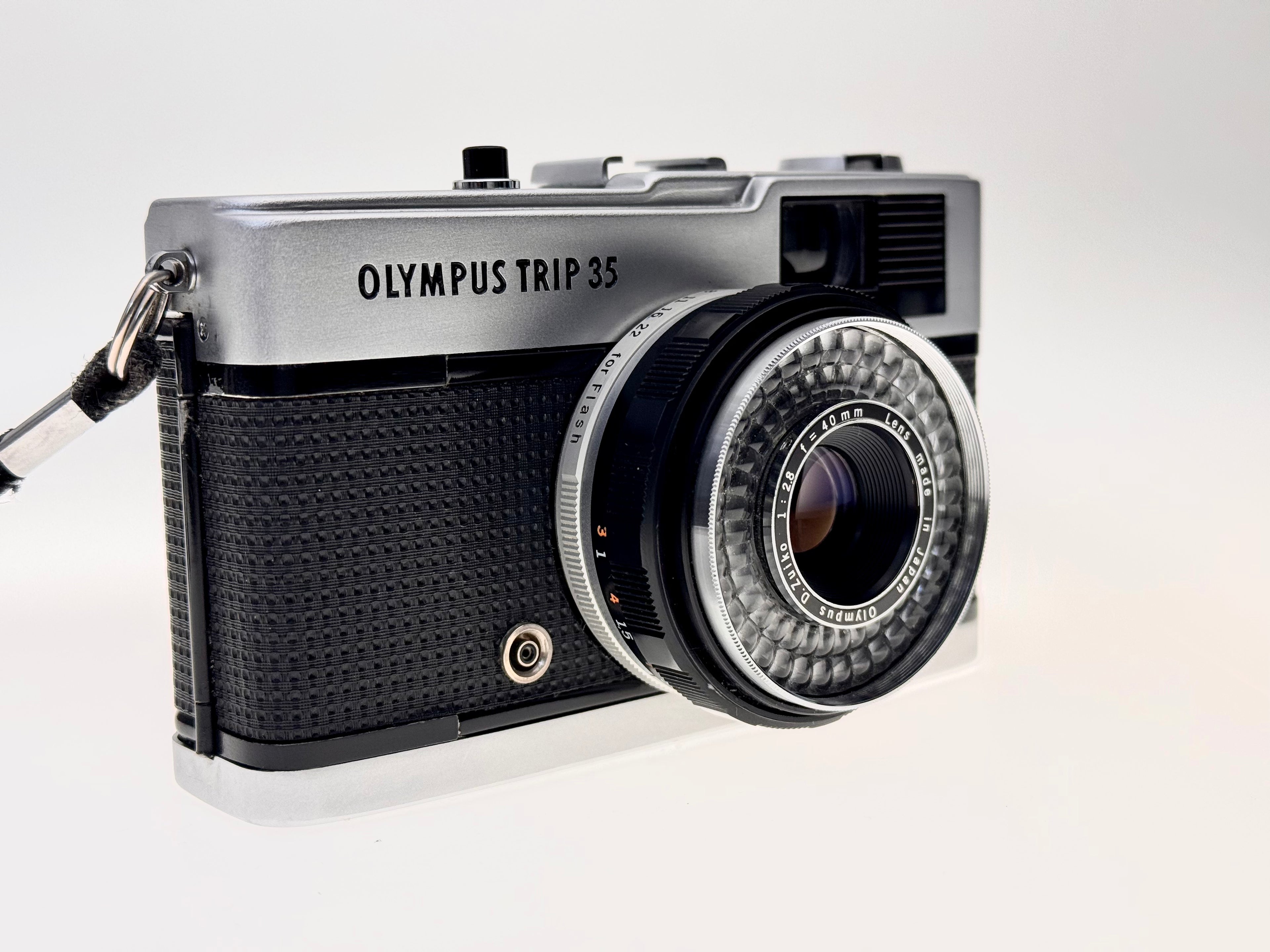 Vintage Olympus Trip 35 - The Ultimate Retro Travel Companion (VG)