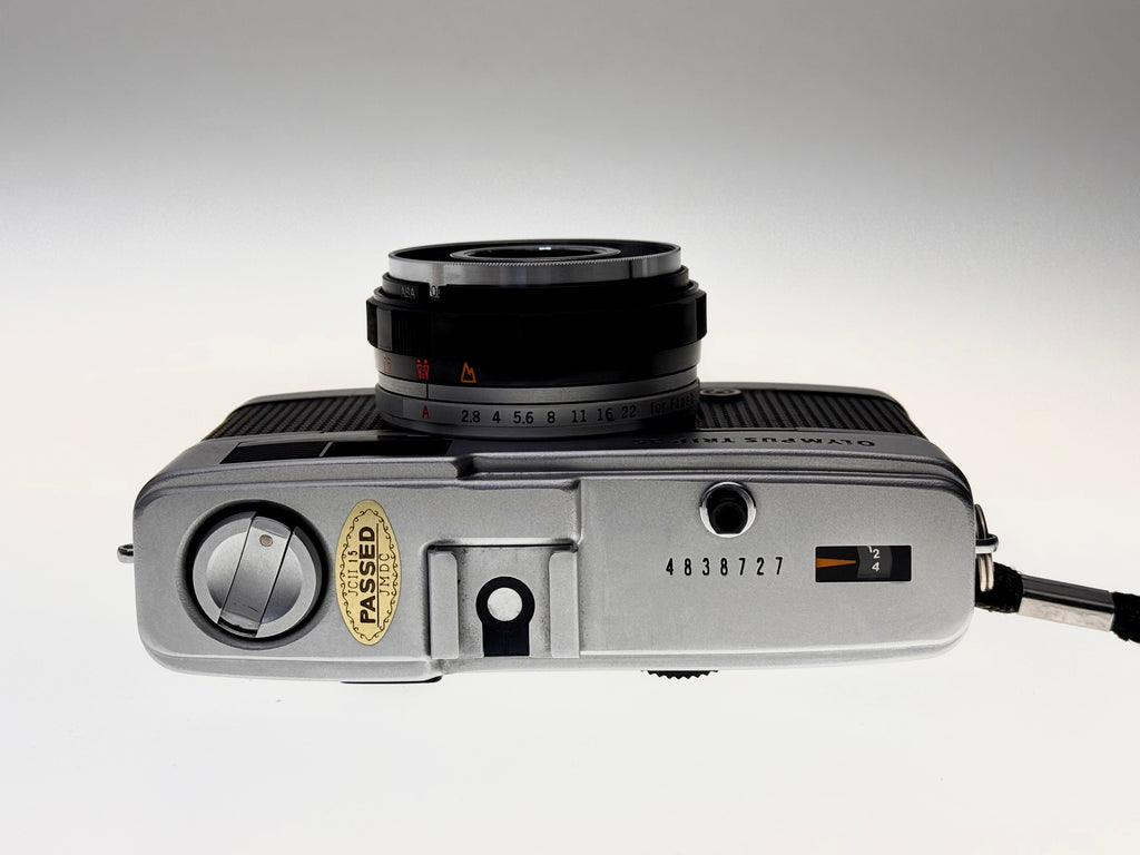 Vintage Olympus Trip 35 - The Ultimate Retro Travel Companion (VG)
