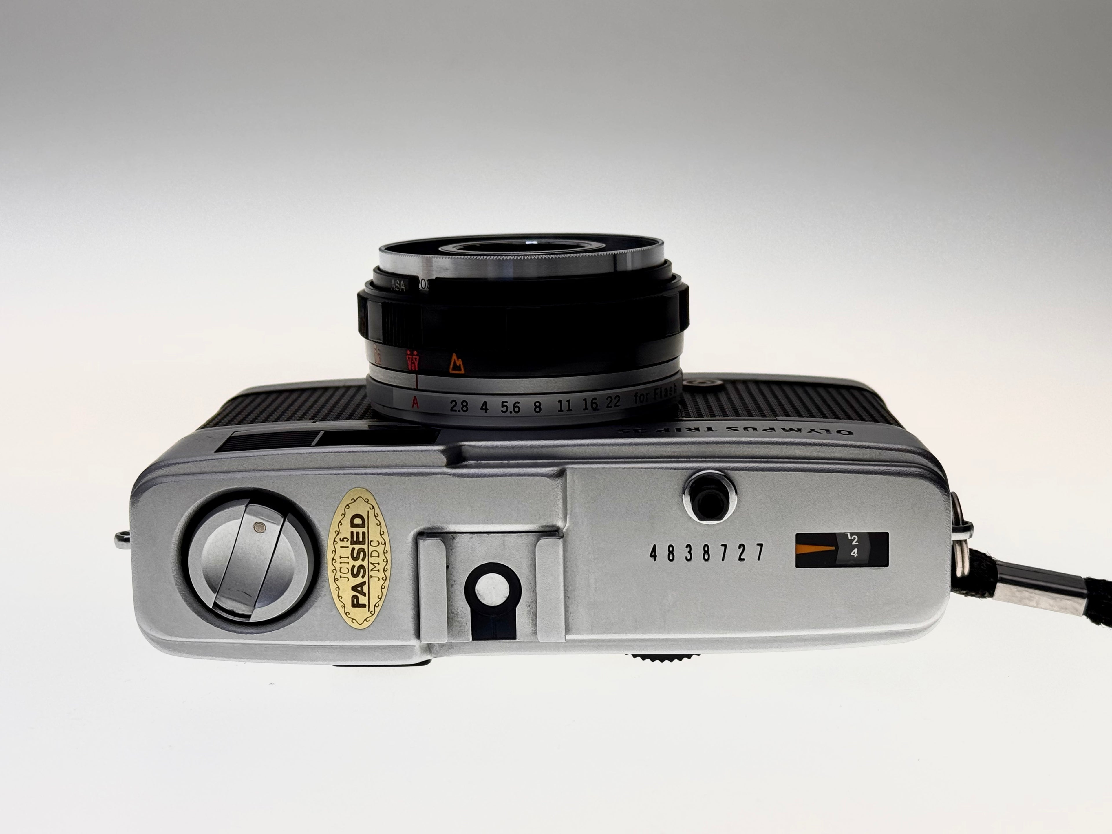 Vintage Olympus Trip 35 - The Ultimate Retro Travel Companion (VG)