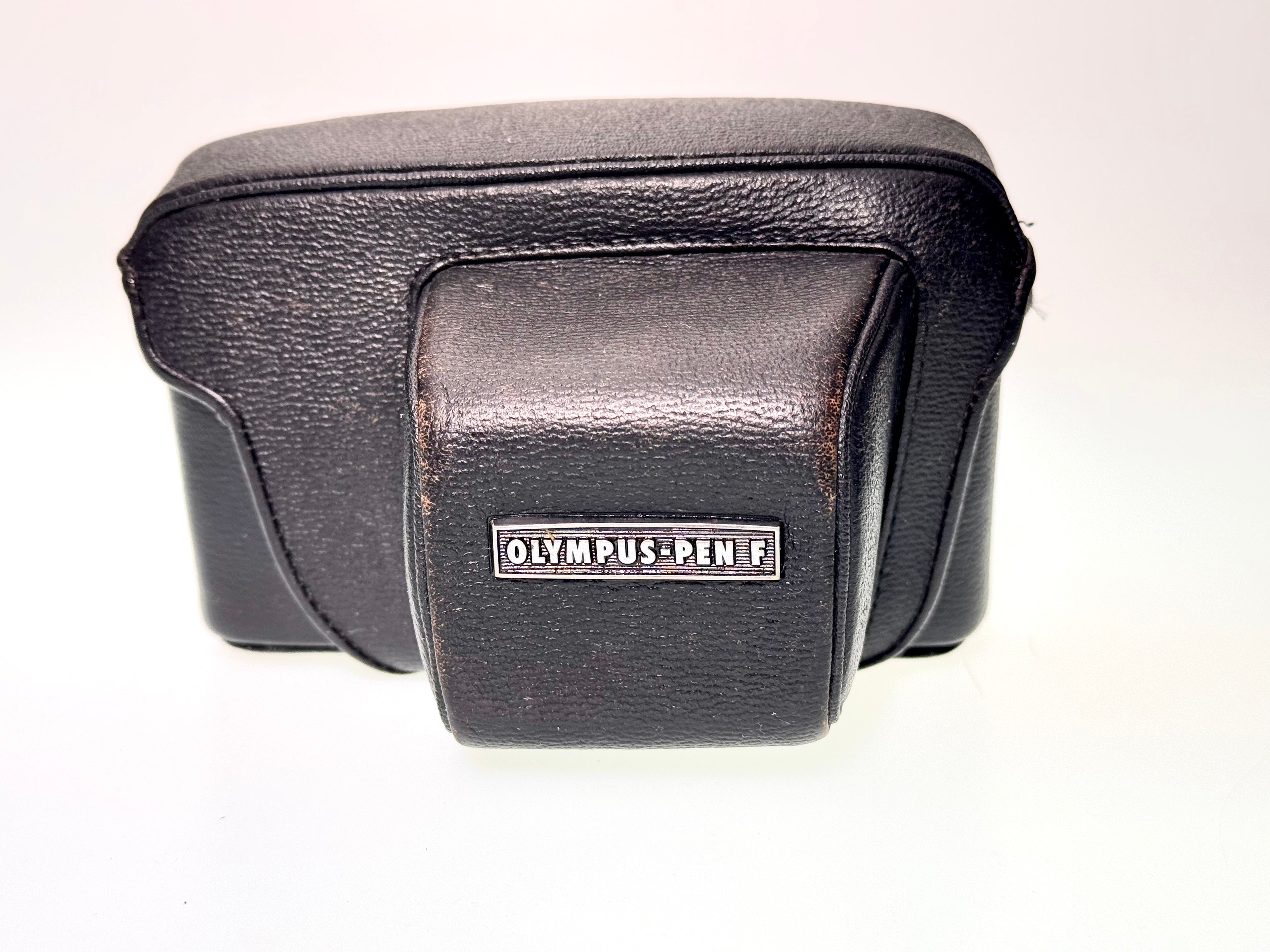 Vintage Olympus Genuine leather Case for Pen FT 35mm camera. (Gd)