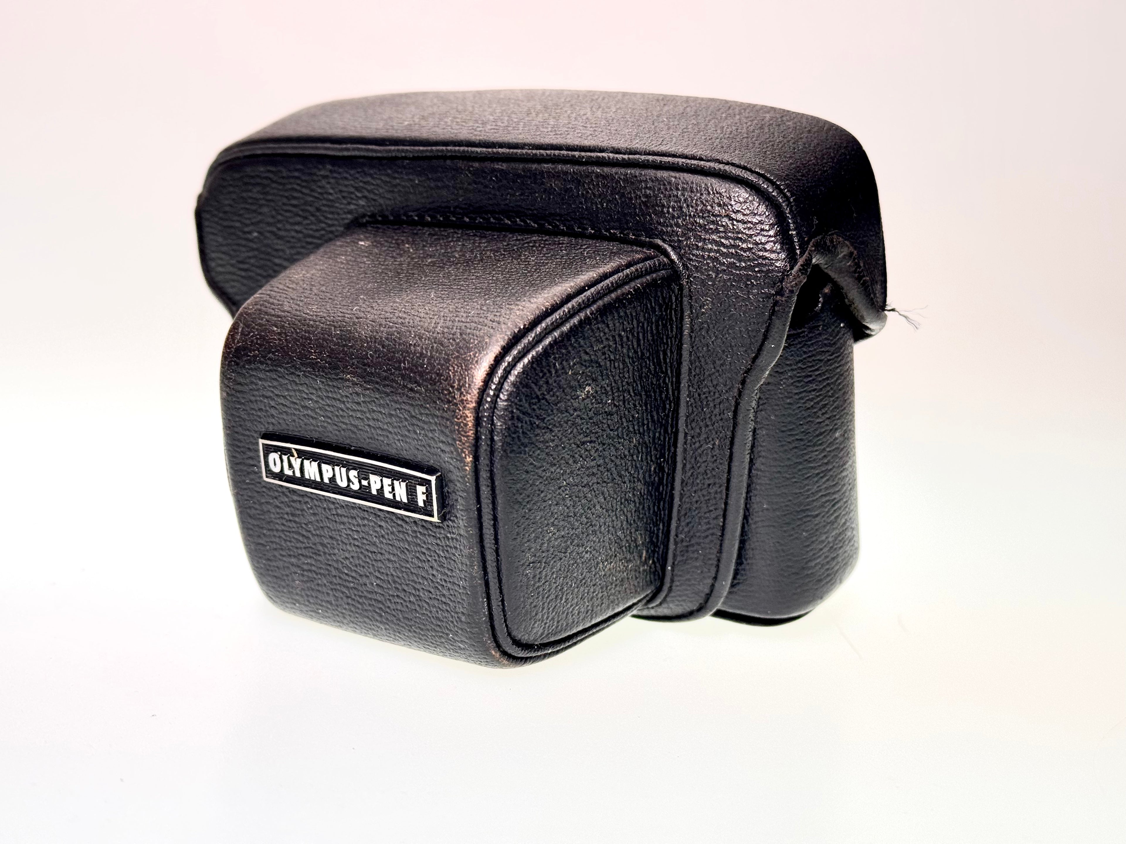 Vintage Olympus Genuine leather Case for Pen FT 35mm camera. (Gd)
