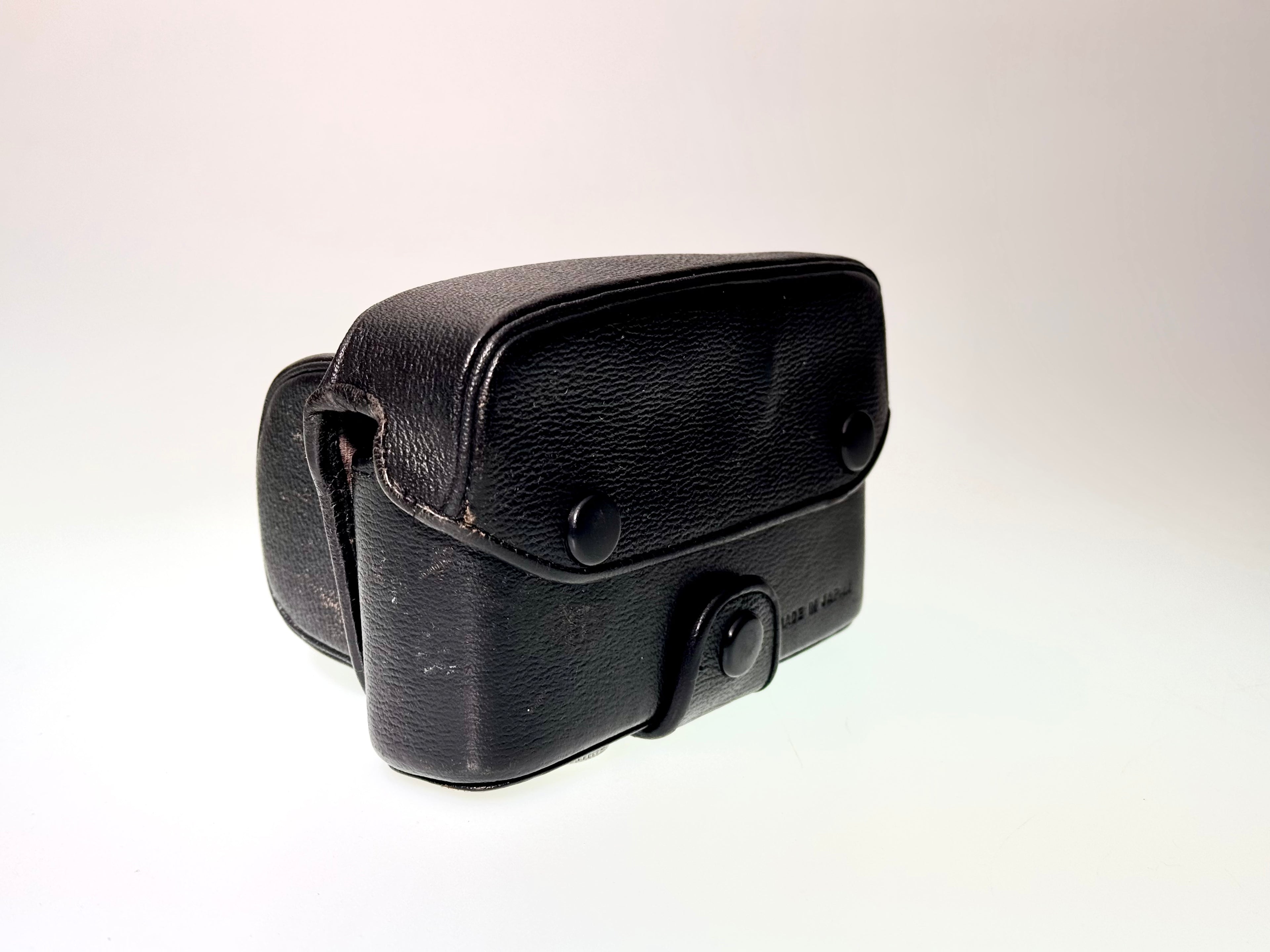 Vintage Olympus Genuine leather Case for Pen FT 35mm camera. (Gd)