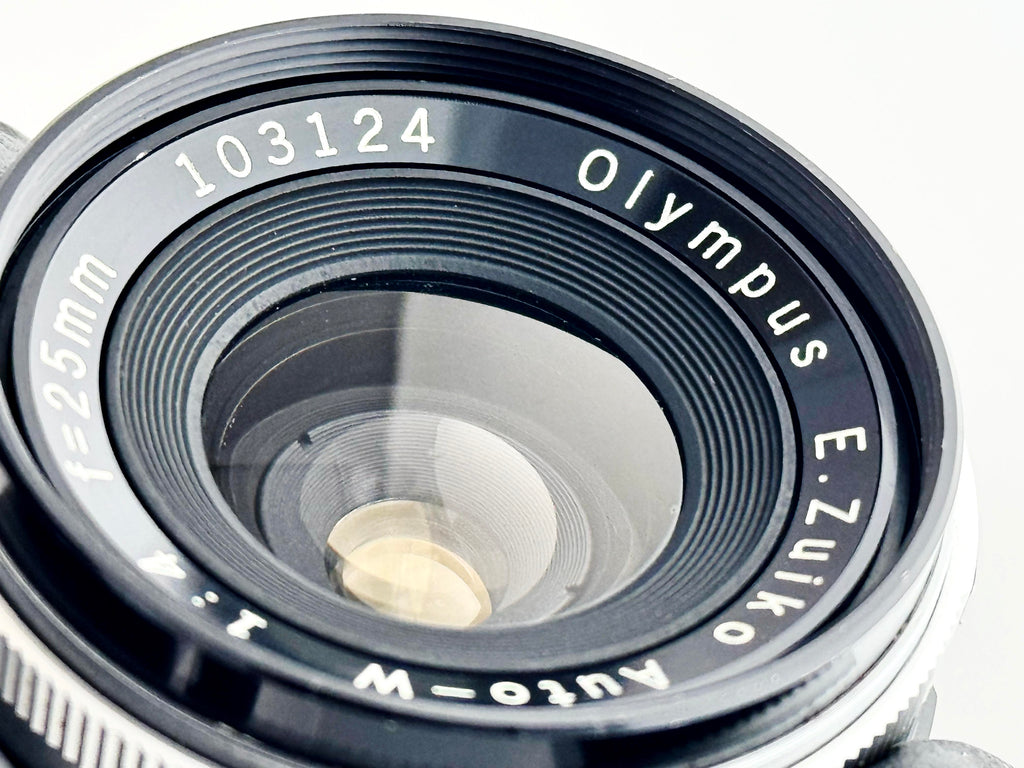 Olympus E.Zuiko 25mm F4 Pen wide angle lens (Exc)