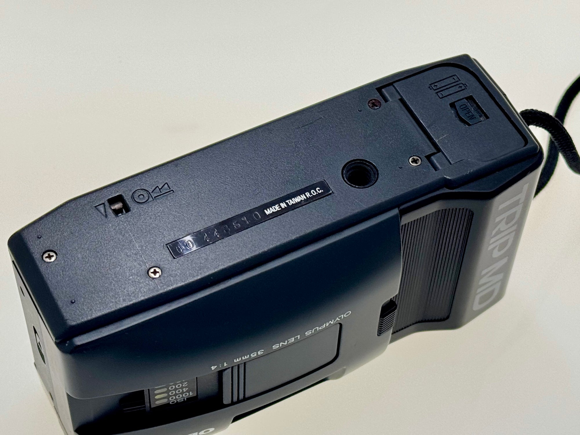 Vintage Olympus Trip MD Compact Camera with Flash (Gd)